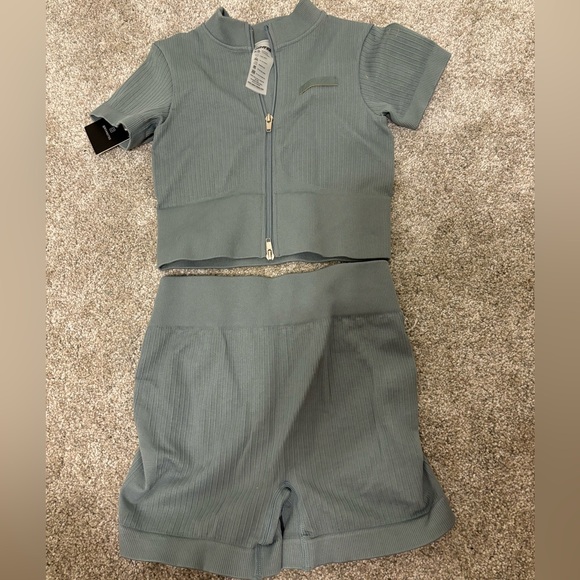 Boandtee Other - Boandtee Lead Blue active wear set